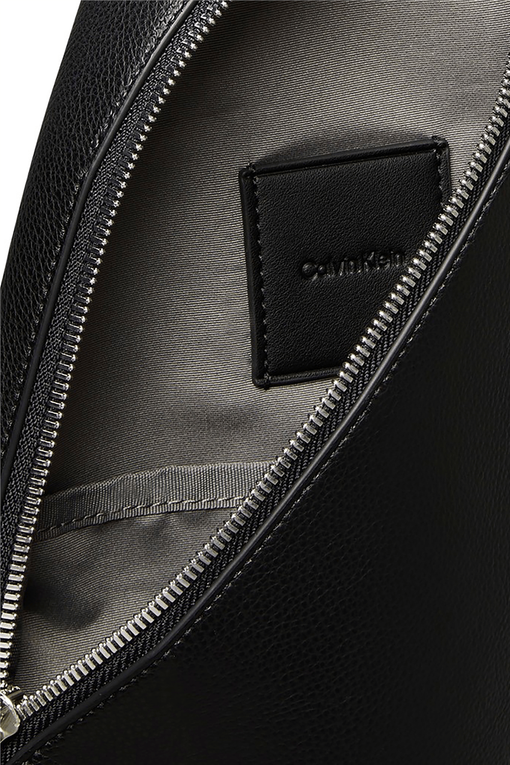 Calvin Klein Raised Ns Sling Erkek Reporter Çanta Siyah