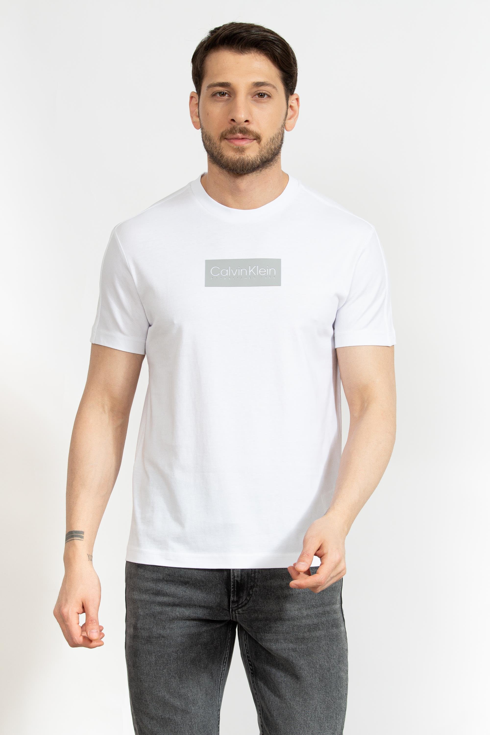 Calvin Klein Raised Rubber Logo Erkek Bisiklet Yaka T-Shirt