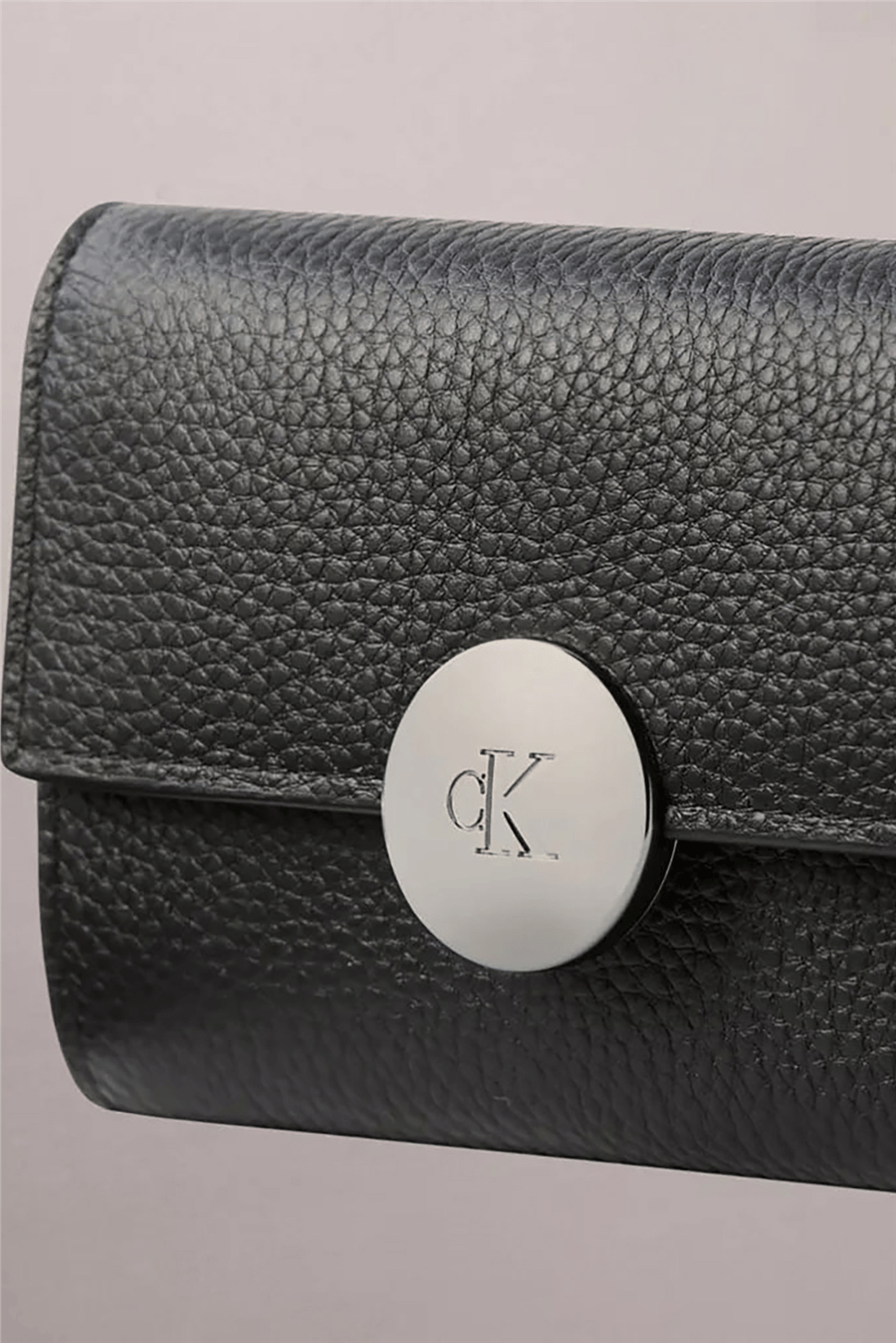 Calvin Klein Round Hw Pebble Trifold Kadın Cüzdan Siyah