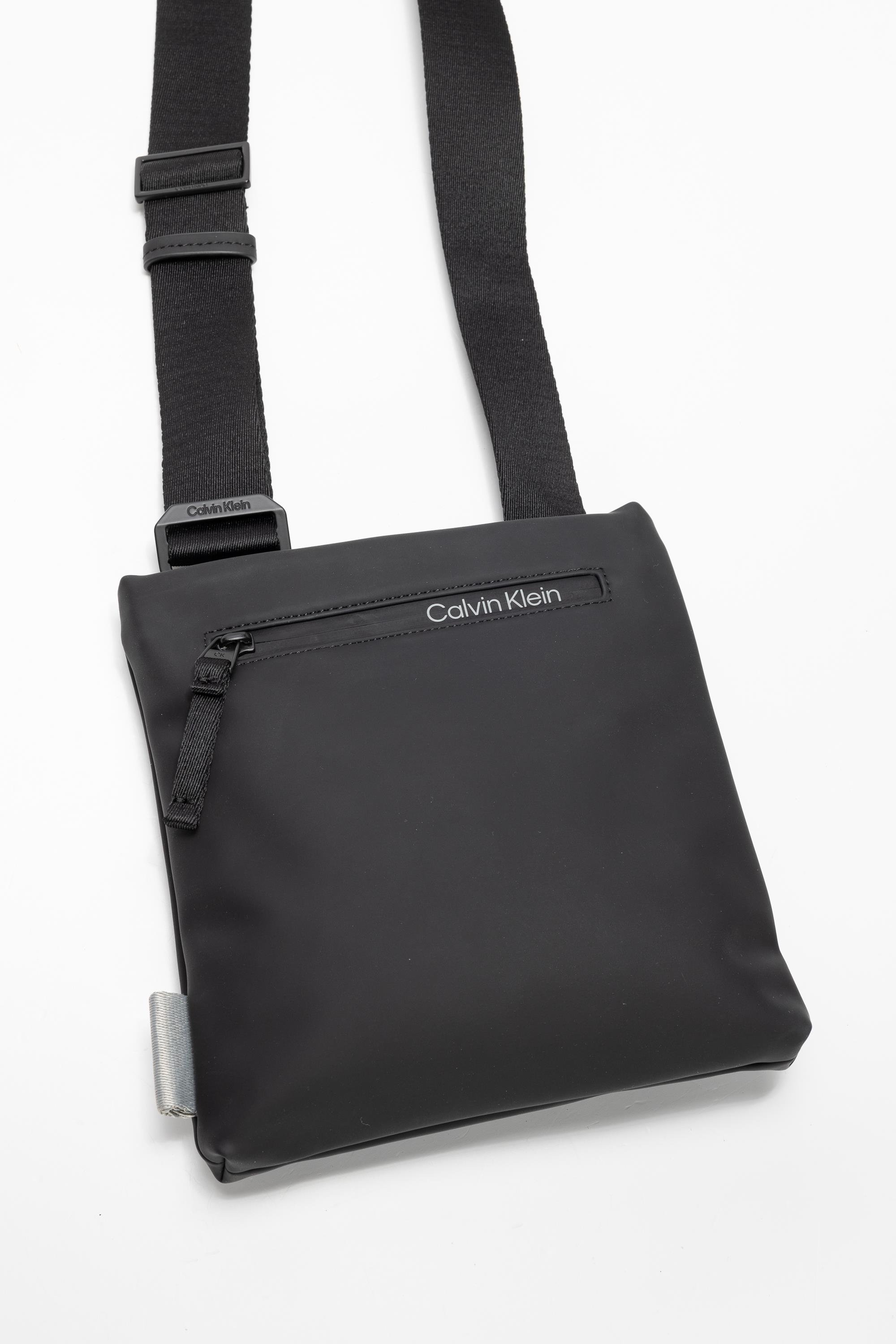 Calvin Klein Rubberized Conv Flatpack Erkek Reporter Çanta