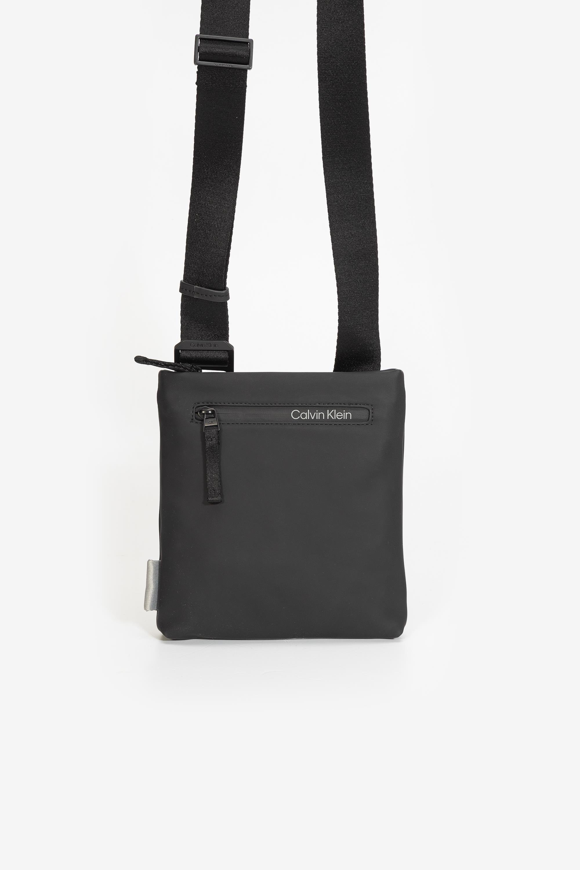 Calvin Klein Rubberized Conv Flatpack Erkek Reporter Çanta