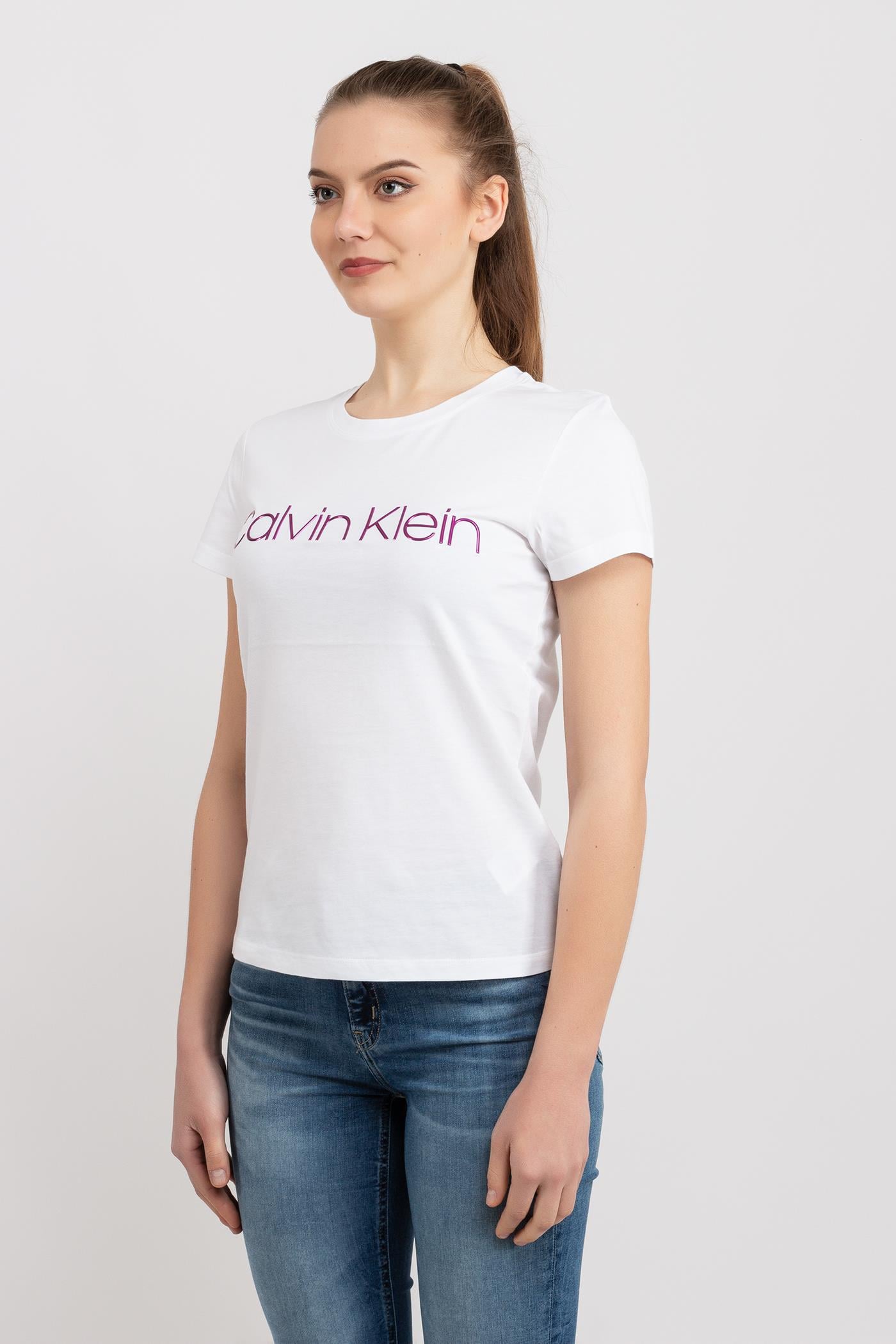 Calvin Klein Slim Fit Metallic Logo Tee Kadın Bisiklet Yaka T-Shirt