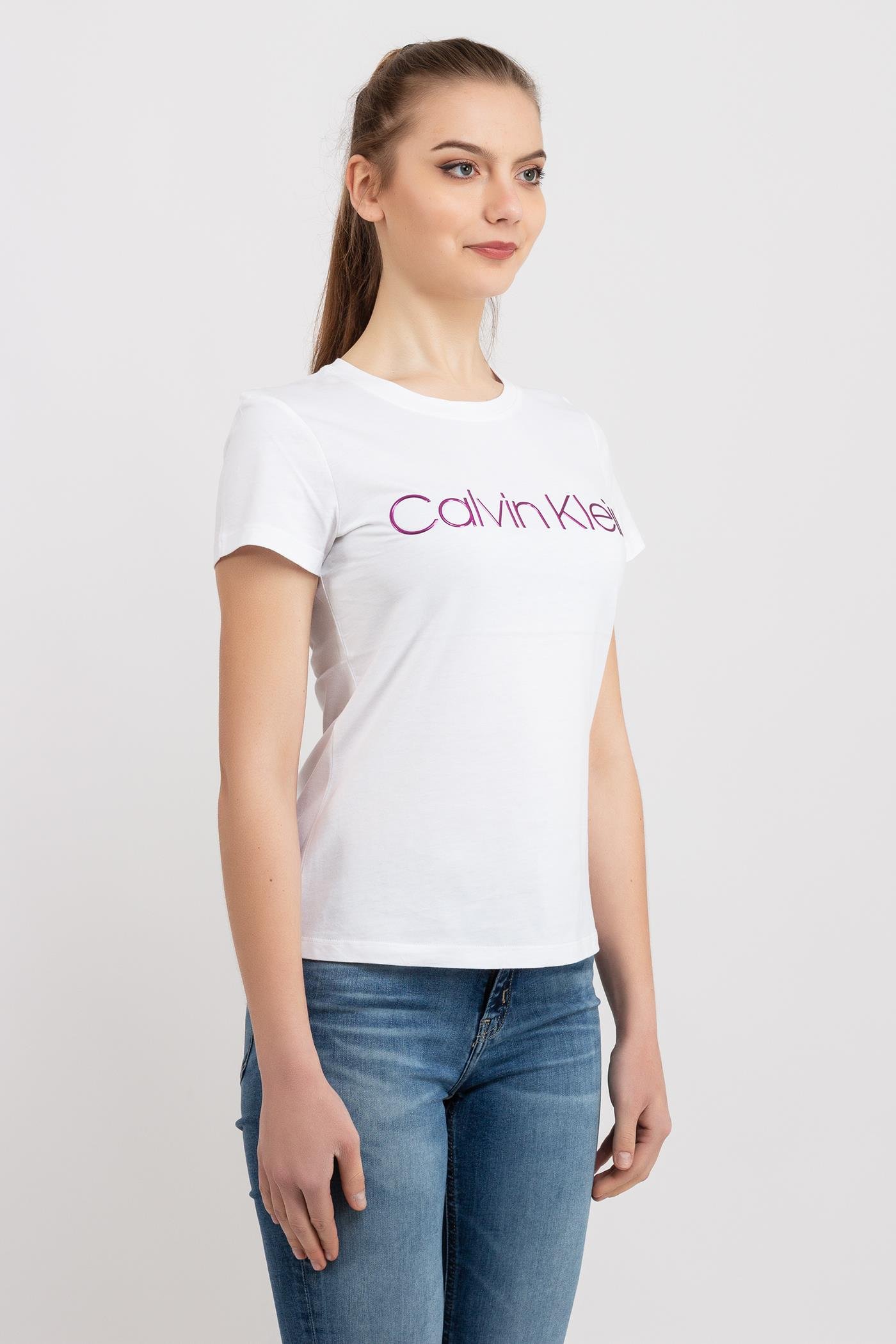 Calvin Klein Slim Fit Metallic Logo Tee Kadın Bisiklet Yaka T-Shirt