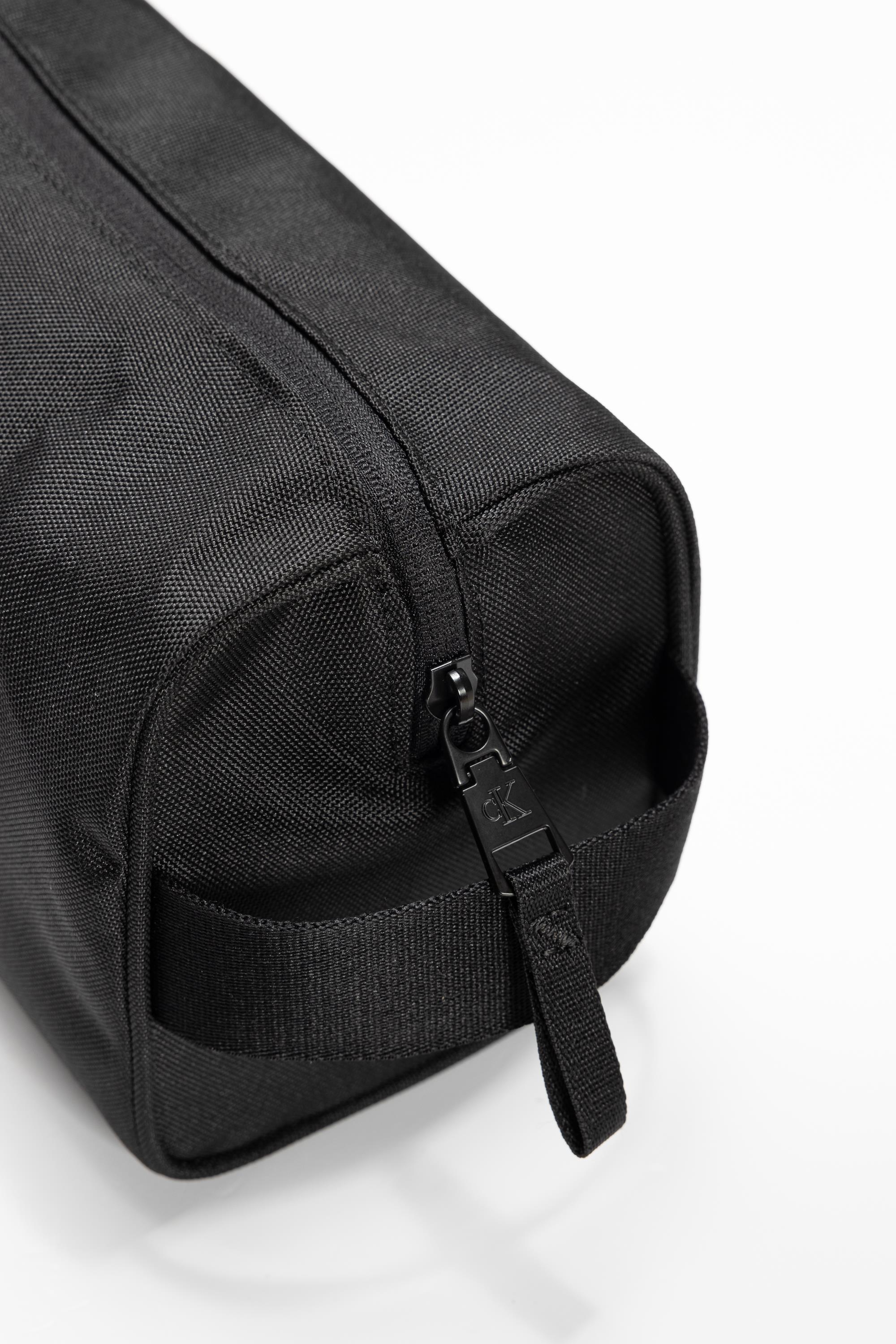 Calvin Klein Sport Essentials Erkek El Çantası