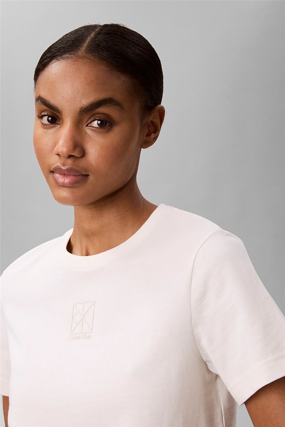 Calvin Klein Ss 20S Jersey Emblem Crew Tee Kadın Bisiklet Yaka T-Shirt Beyaz