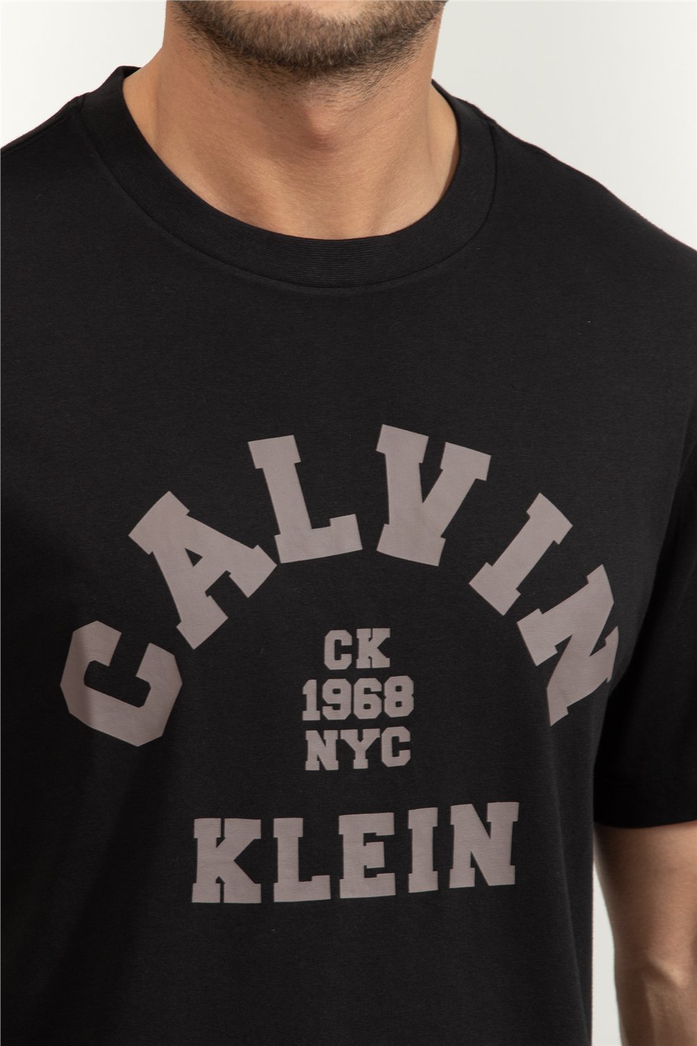 Calvin Klein SS 20S LN Calvin College Graphic Erkek Bisiklet Yaka T-Shirt