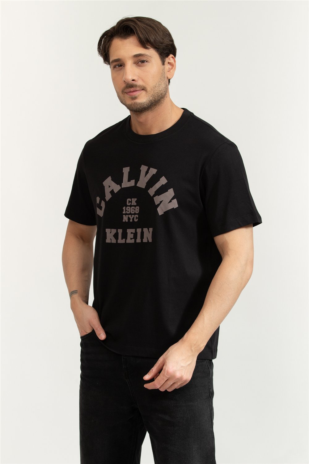 Calvin Klein SS 20S LN Calvin College Graphic Erkek Bisiklet Yaka T-Shirt