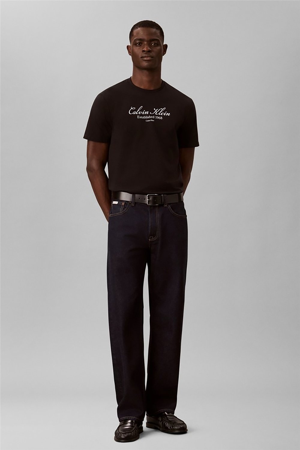 Calvin Klein Ss 30S Eu Script Calvin Klein Gr Erkek Bisiklet Yaka T-Shirt Siyah