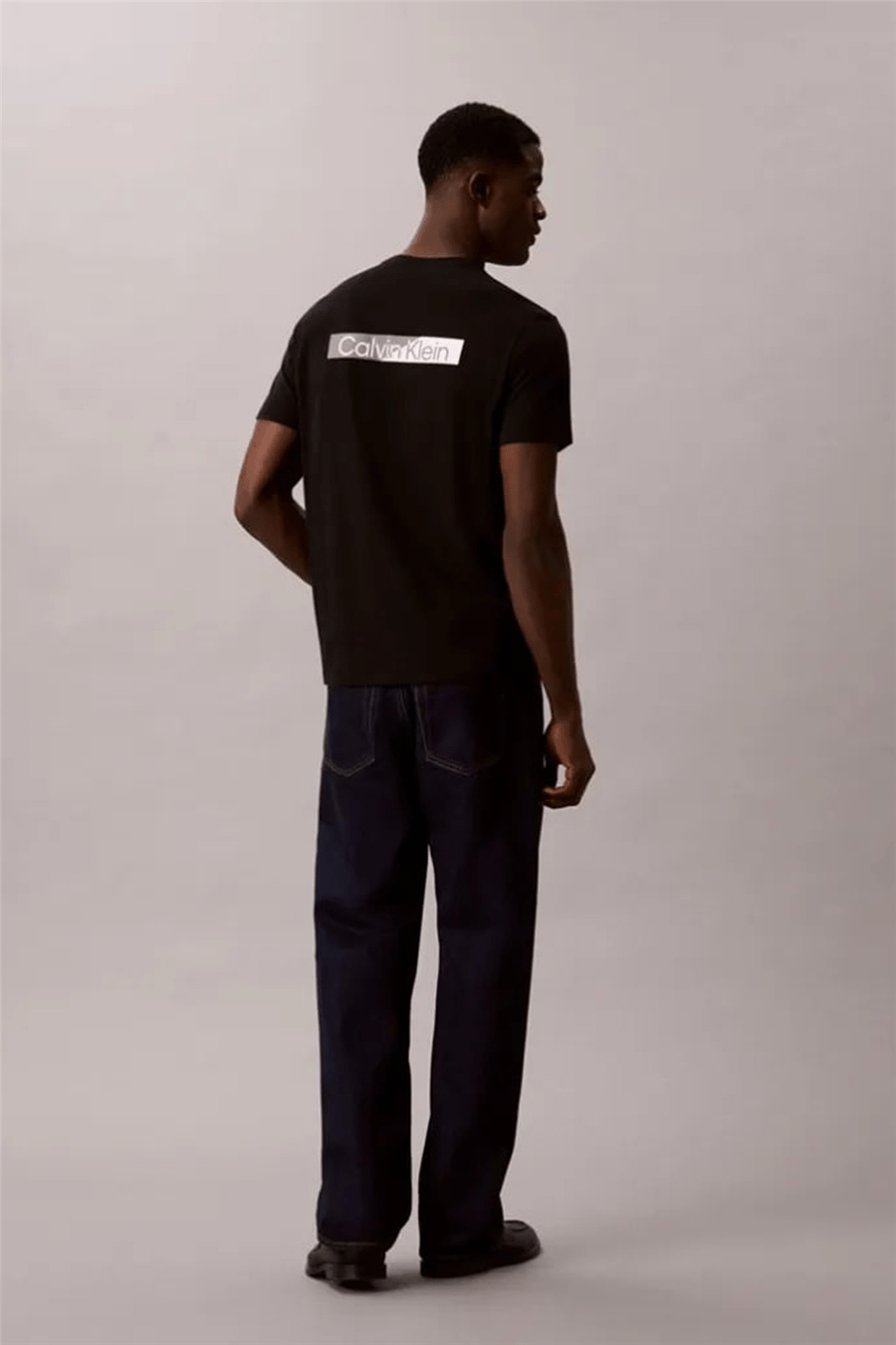 Calvin Klein Ss 30S Eu Spw Split Stndrd Graph Erkek Bisiklet Yaka T-Shirt Siyah