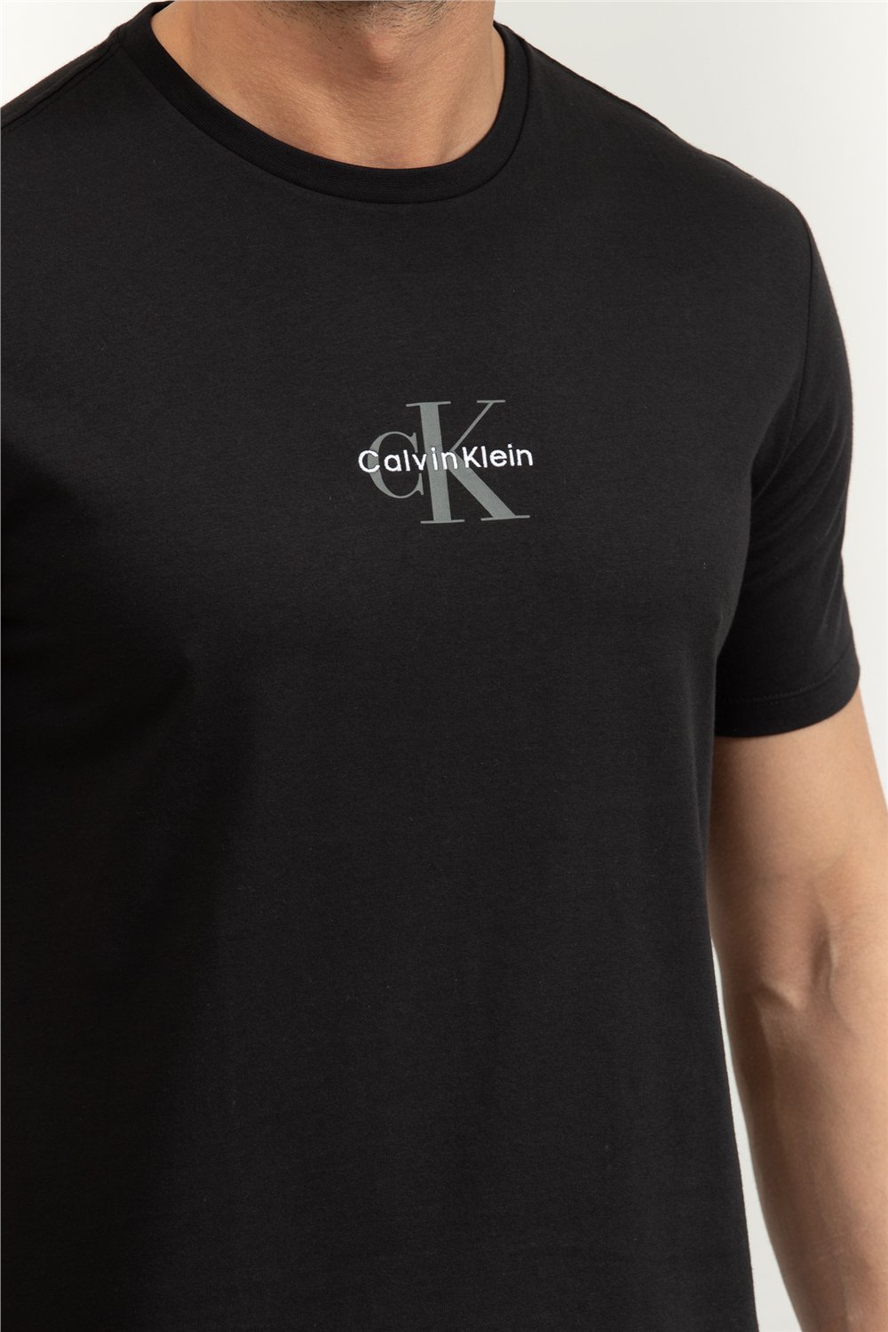 Calvin Klein SS 30S Micro Monologo Graphic Te Erkek Bisiklet Yaka T-Shirt