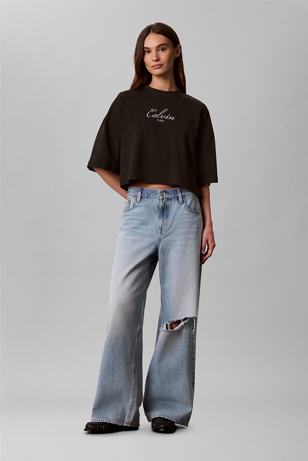 Calvin Klein Ss Boxy Crop Script Logo Tee Kadın Bisiklet Yaka T-Shirt Siyah