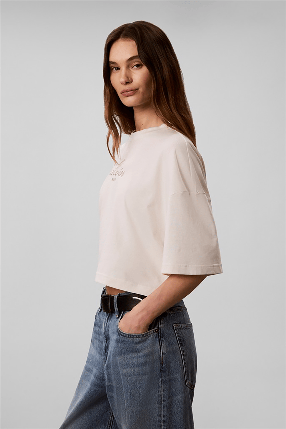 Calvin Klein Ss Boxy Crop Script Logo Tee Kadın Bisiklet Yaka T-Shirt Bej