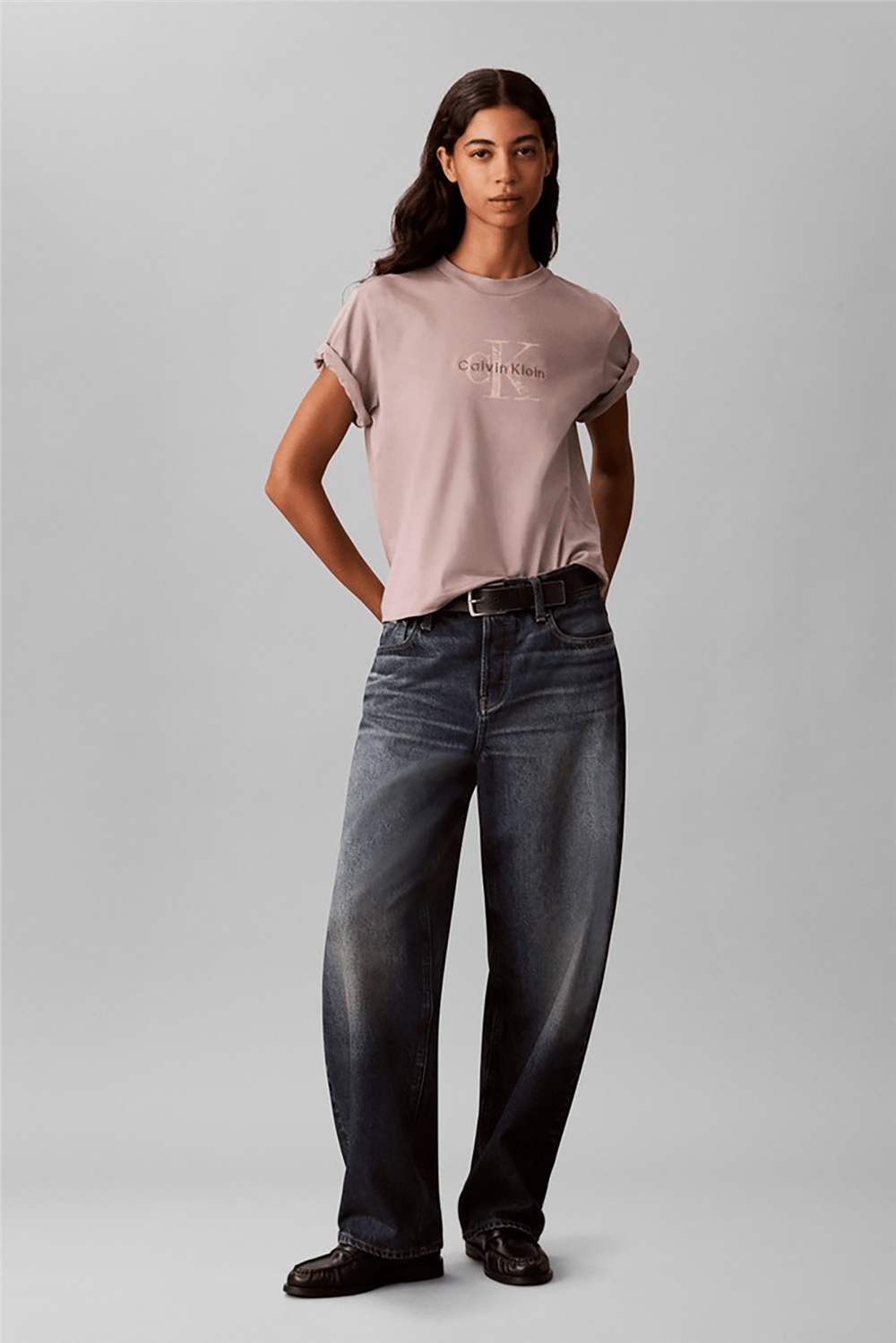 Calvin Klein Ss Boxy Hand Drawn Monologo Tee Kadın Bisiklet Yaka T-Shirt