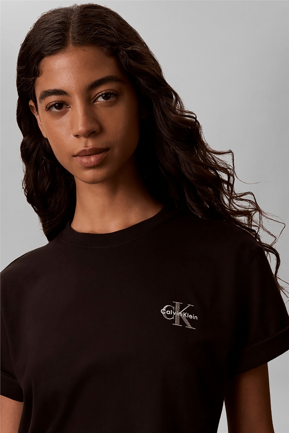 Calvin Klein Ss Boxy Left Chest Monologo Tee Kadın Bisiklet Yaka T-Shirt Siyah