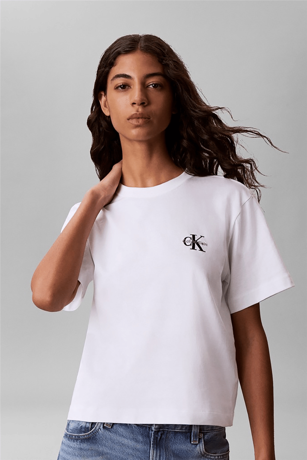 Calvin Klein Ss Boxy Left Chest Monologo Tee Kadın Bisiklet Yaka T-Shirt Beyaz