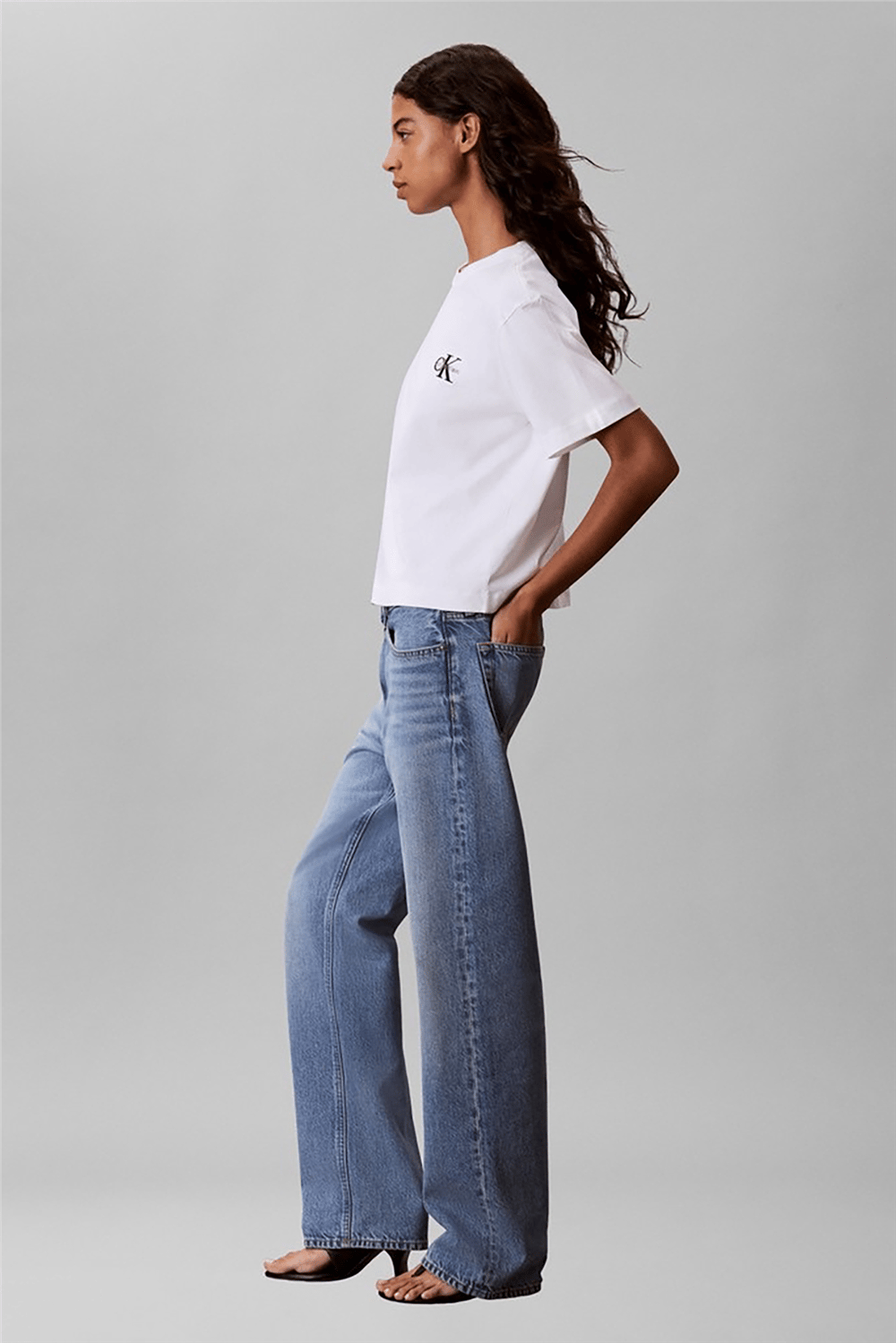 Calvin Klein Ss Boxy Left Chest Monologo Tee Kadın Bisiklet Yaka T-Shirt Beyaz