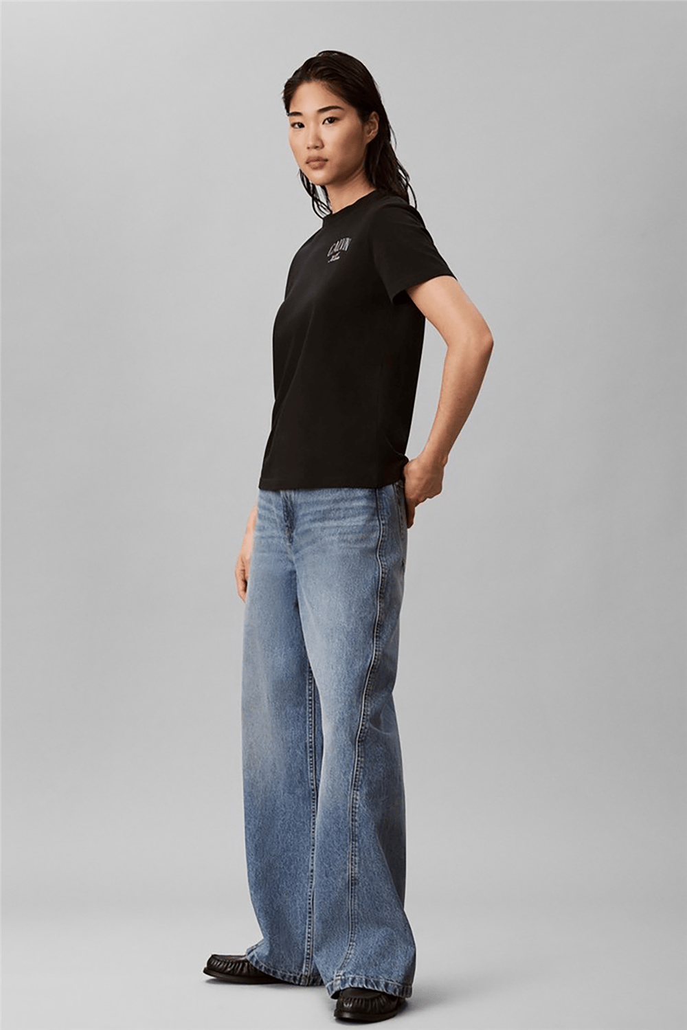 Calvin Klein Ss Classic Metallic Logo Tee Kadın Bisiklet Yaka T-Shirt Siyah