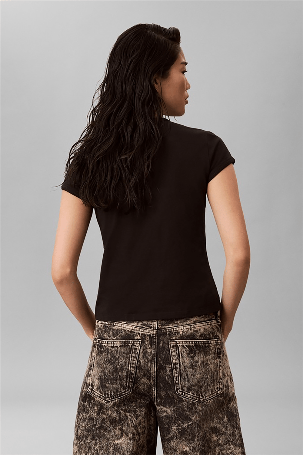 Calvin Klein Ss Slim Fit Feminine Logo Tee Kadın Bisiklet Yaka T-Shirt Siyah