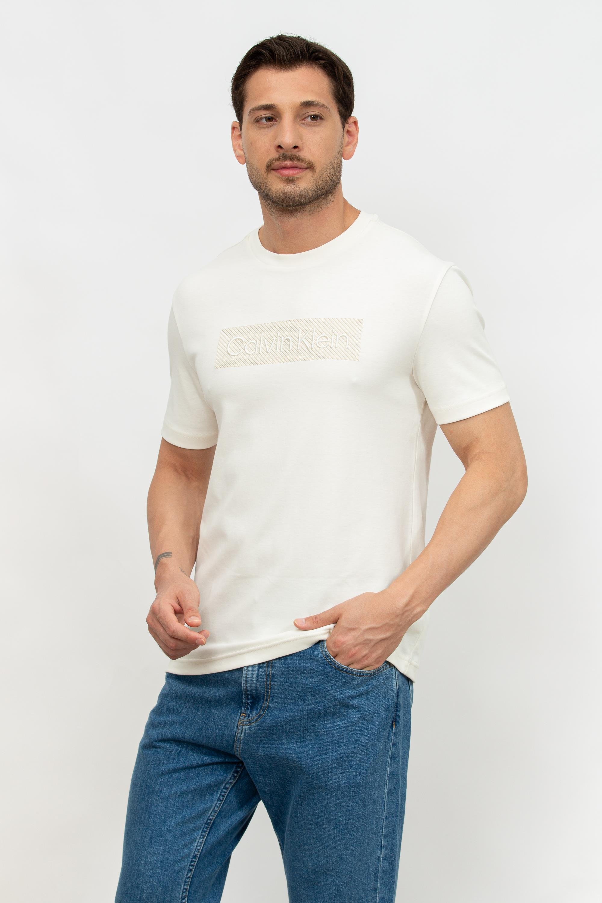 Calvin Klein Textured Embroidery Erkek Bisiklet Yaka T-Shirt