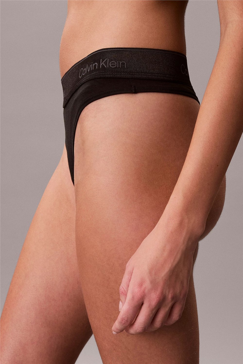 Calvin Klein Thong Kadın Külot Siyah