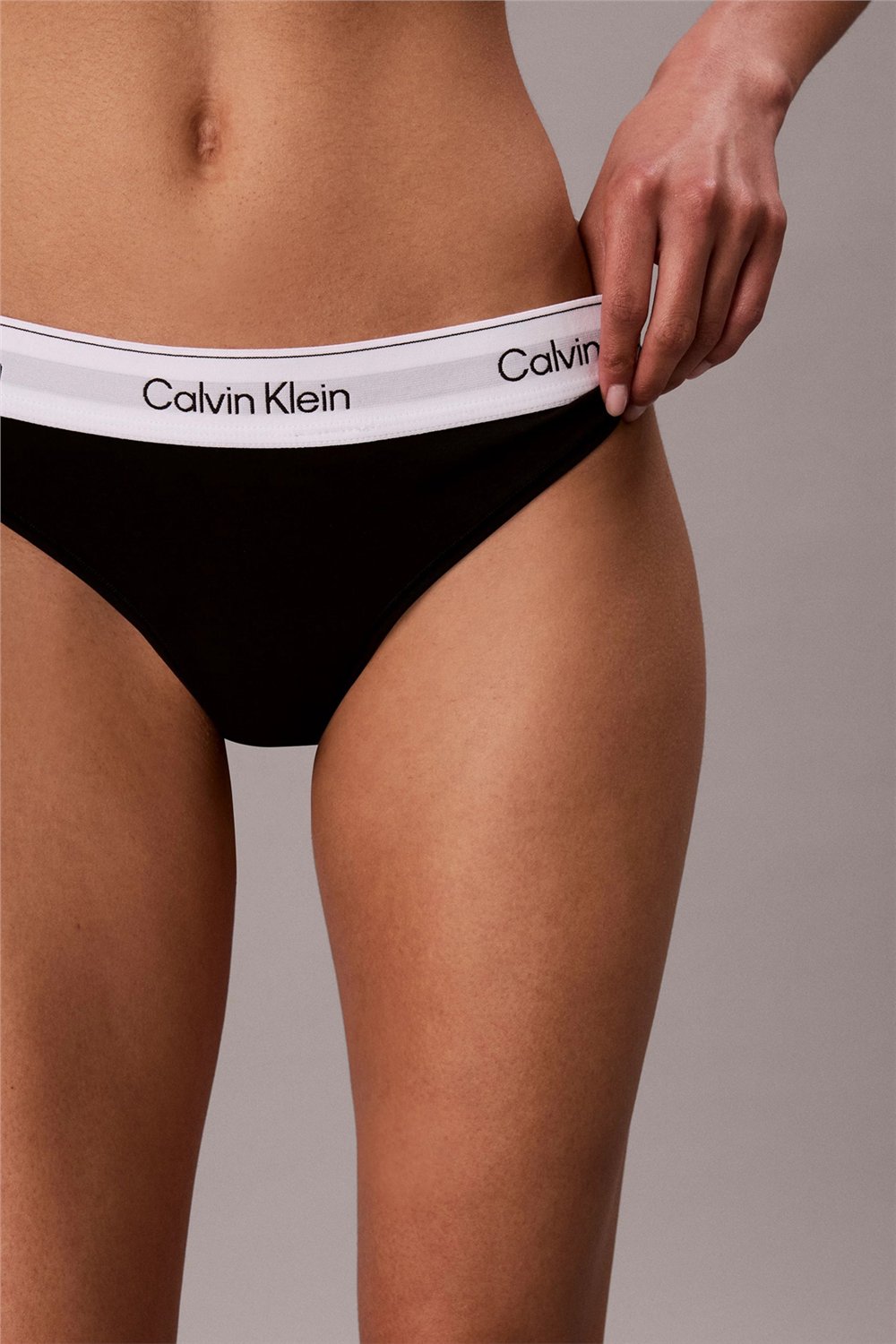 Calvin Klein Thong Kadın Külot Siyah