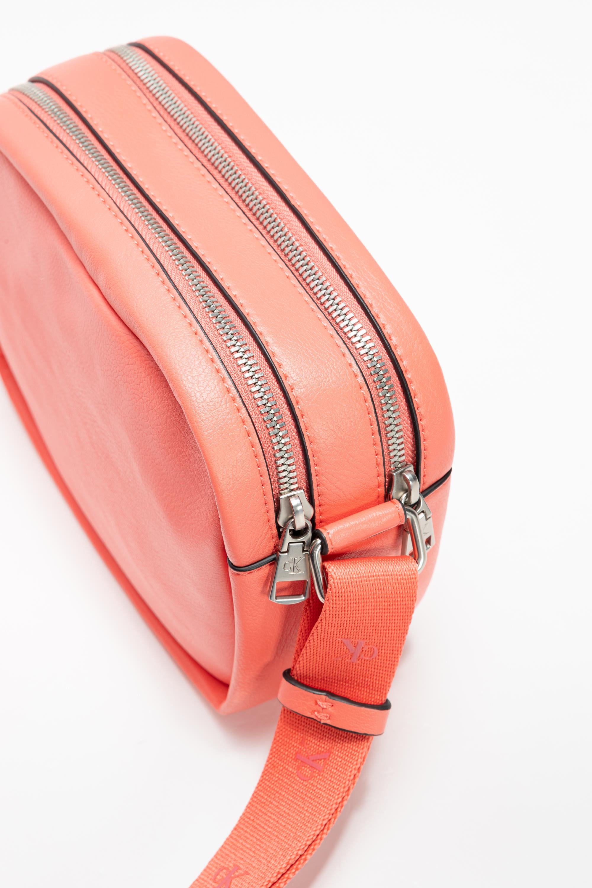 Calvin Klein Ultralight Dblzipcamera 21 Pu Kadın Mini Omuz Çantası