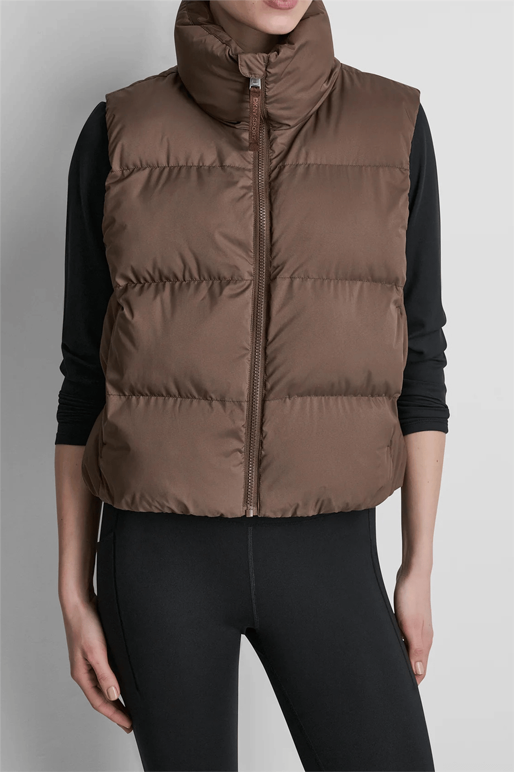 DKNY Kadın Printed Mock Neck Vest Şişme Yelek Kahverengi