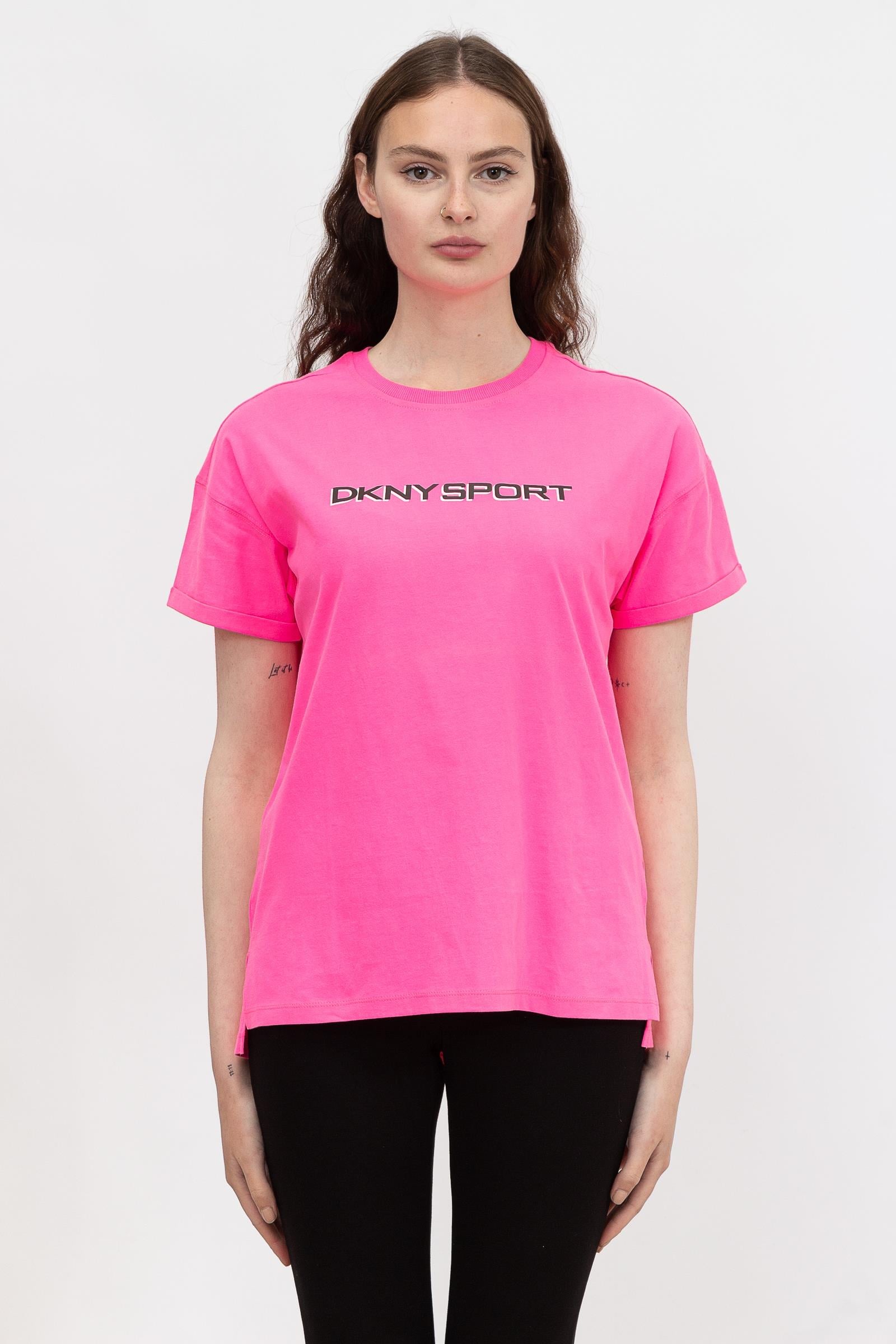DKNY Layered Shadow Logo Kadın Bisiklet Yaka TShirt