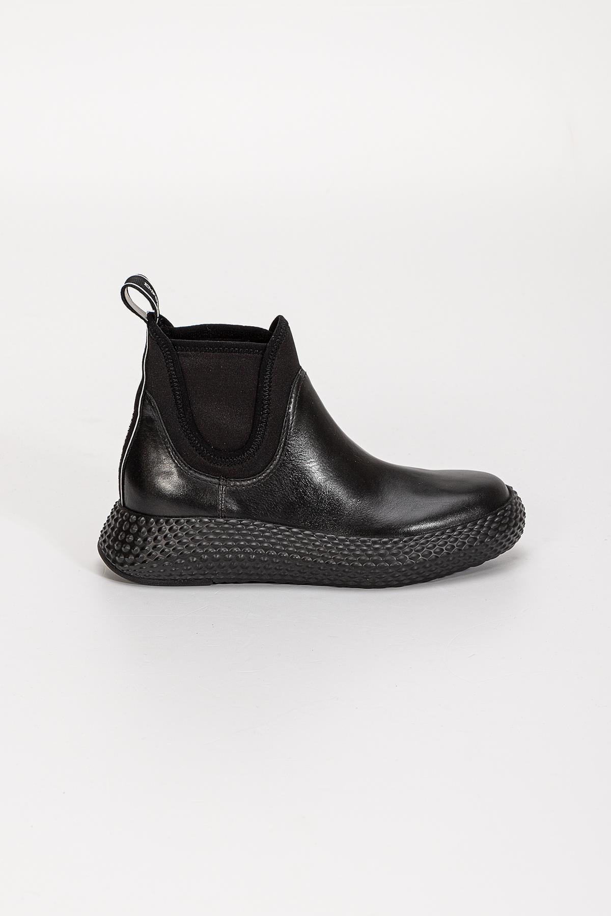 Emporio Armani Kadın Deri Bot