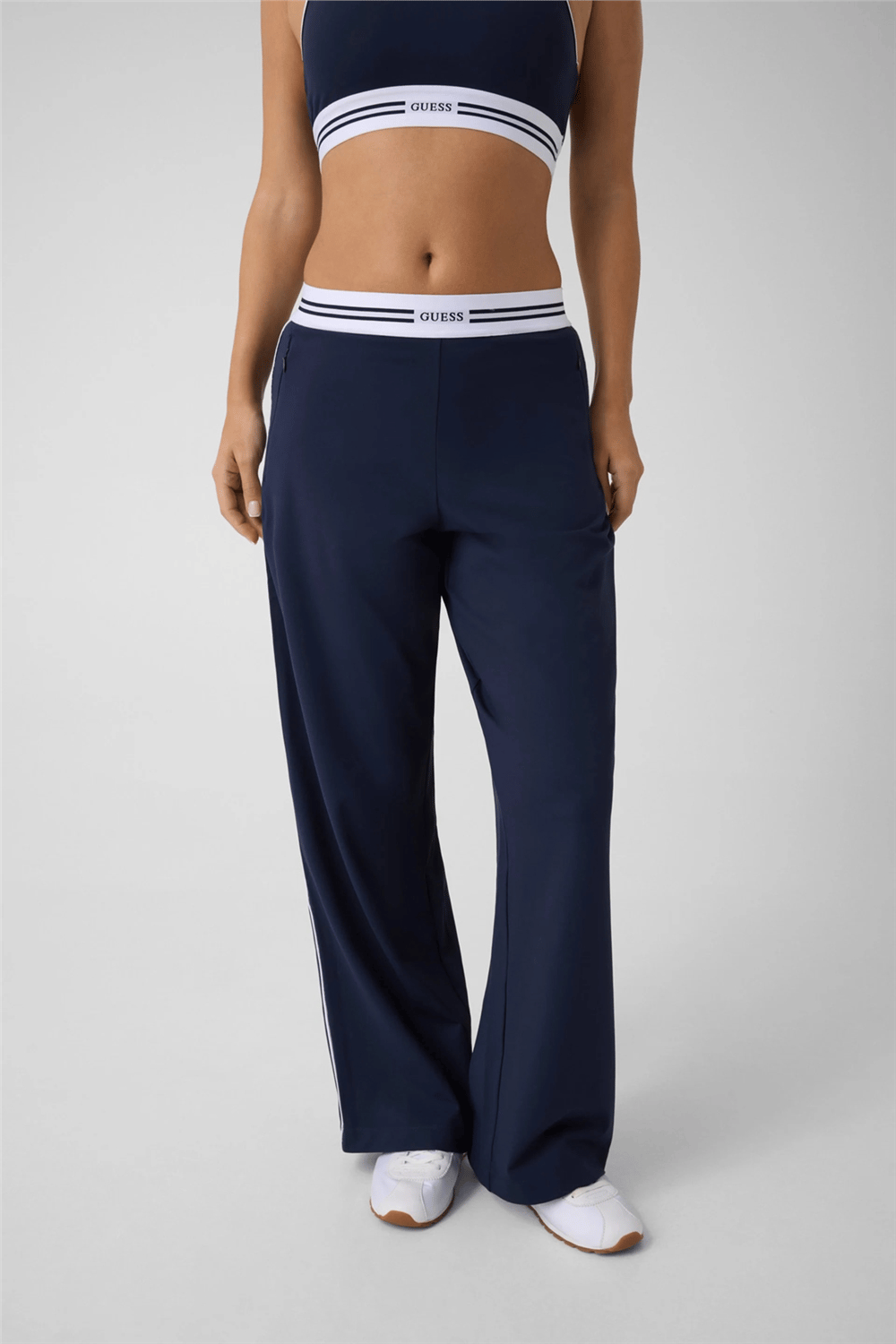 Guess Brunella Kadın Aktif Relaxed Fit Eşofman Altı Lacivert