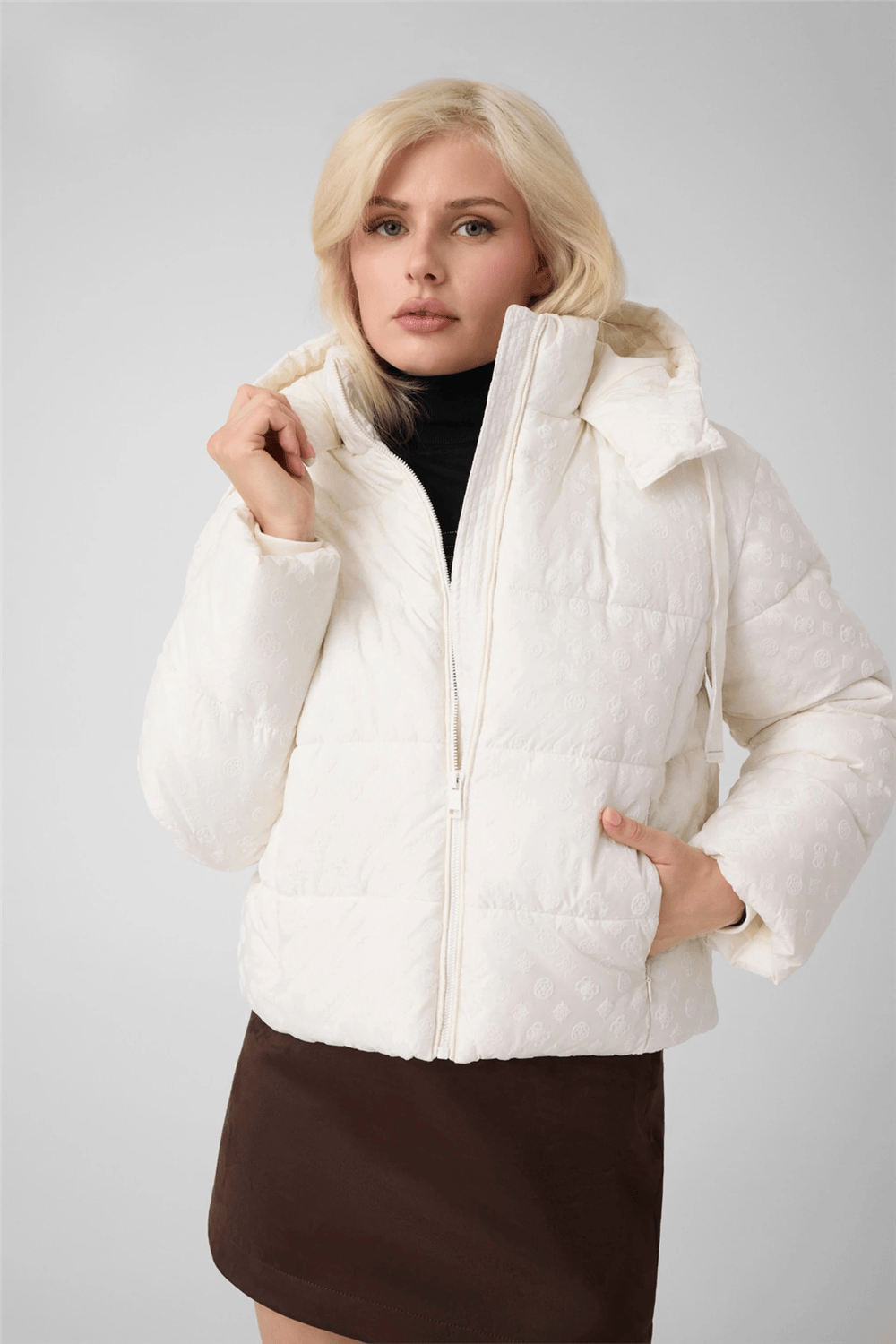 Guess Daisy Kadın Şişme Mont Beyaz