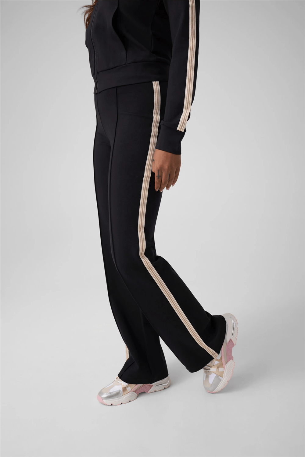 Guess Fausta Kadın Aktif Regular Fit Eşofman Altı Siyah
