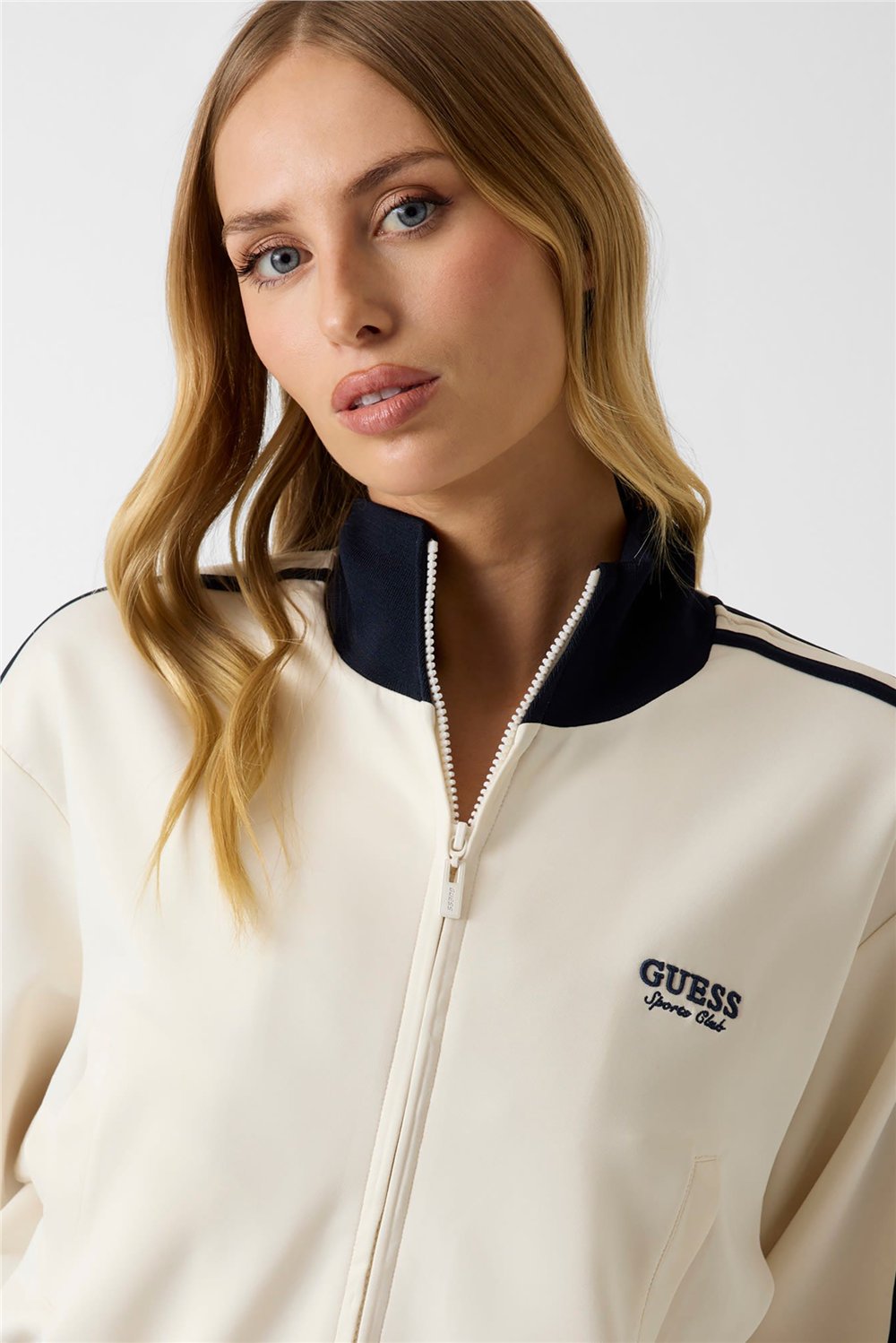 Guess Hoshi Kadın Aktif Scuba Fermuarlı Sweatshirt Beyaz