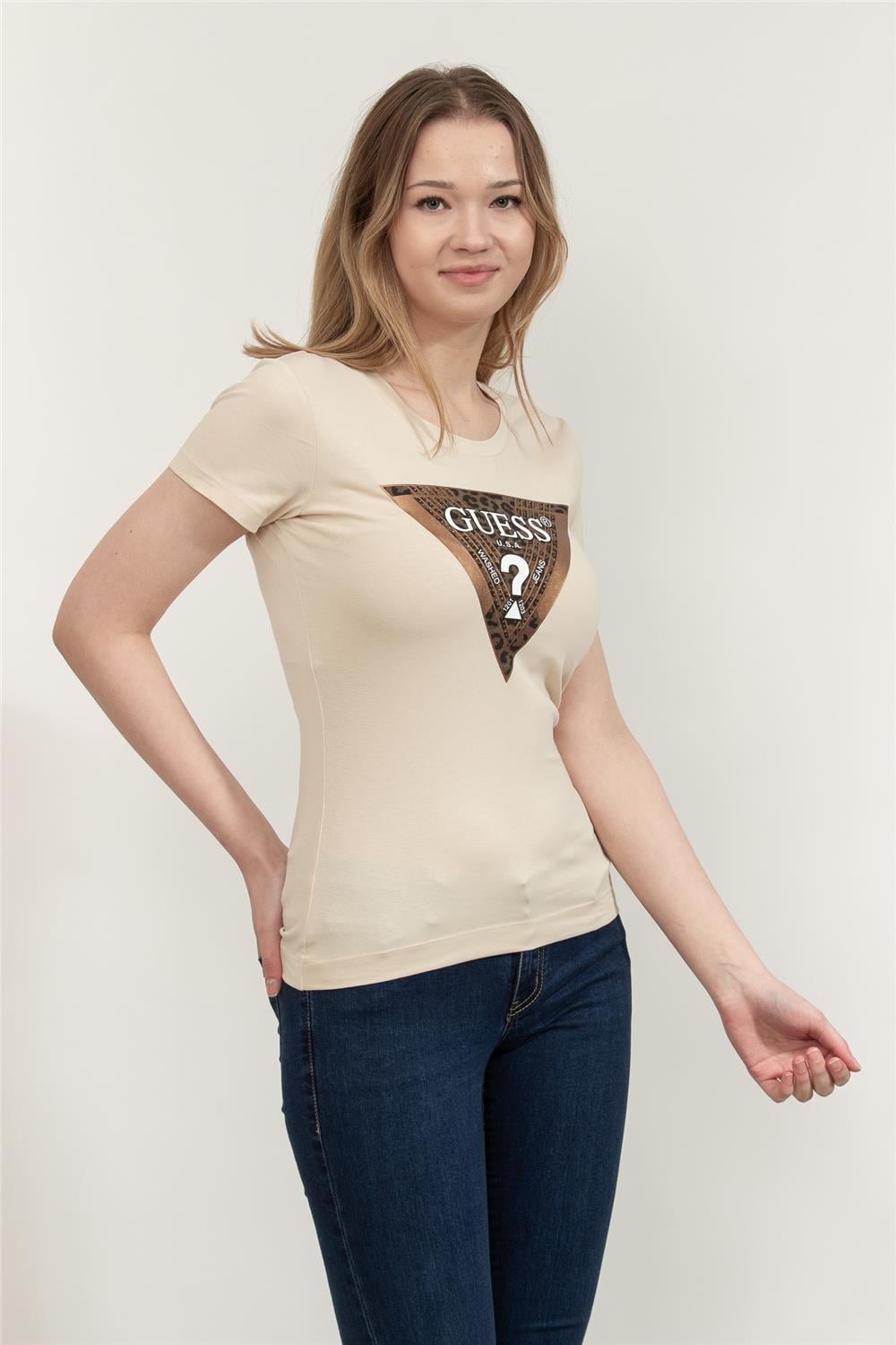 Guess Leo Kadın Slim Fit T-Shirt
