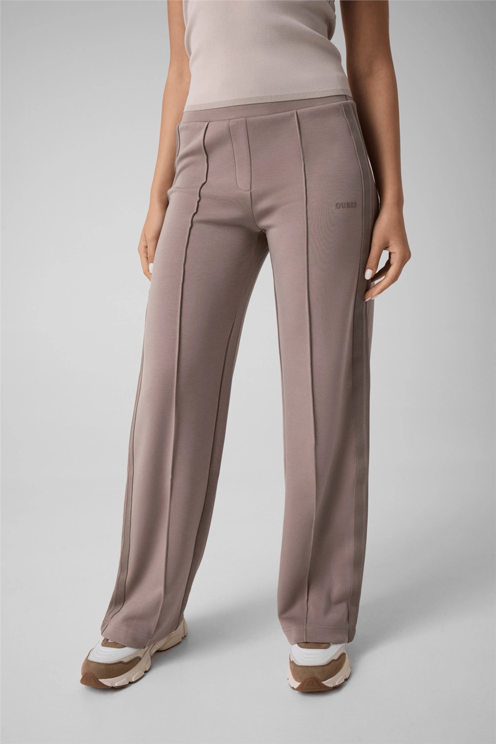 Guess Lyra Kadın Aktif Modal Karışımlı Regular Fit Eşofman Altı
