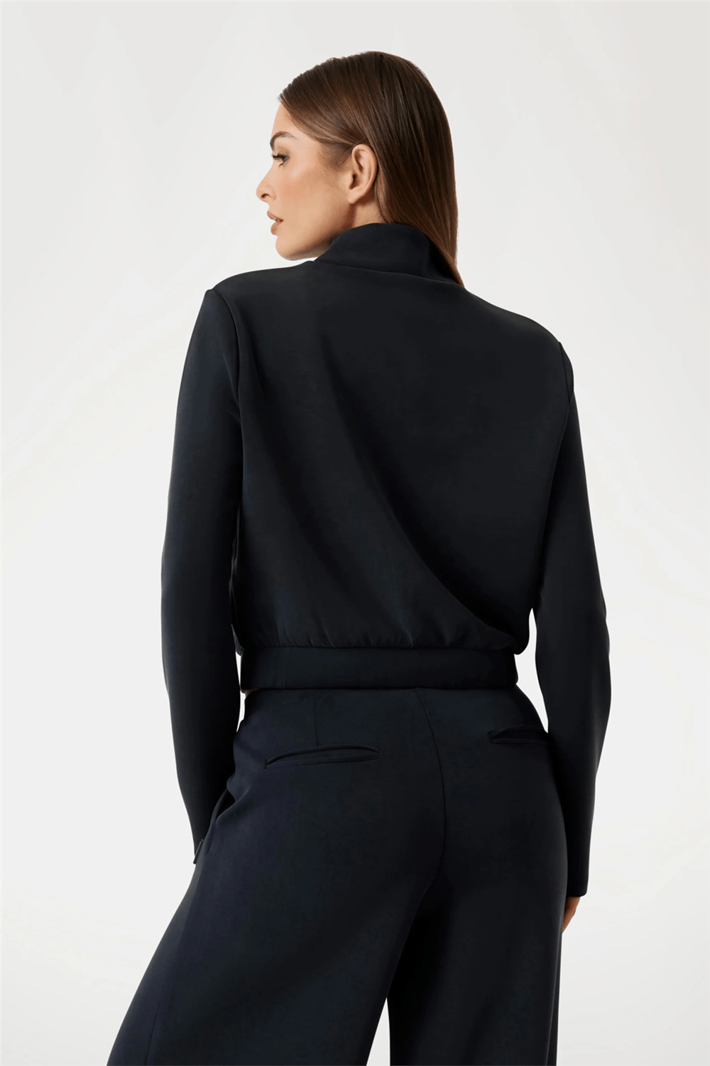 Guess Olympe Kadın Aktif Scuba Bisiklet Yaka Sweatshirt Siyah