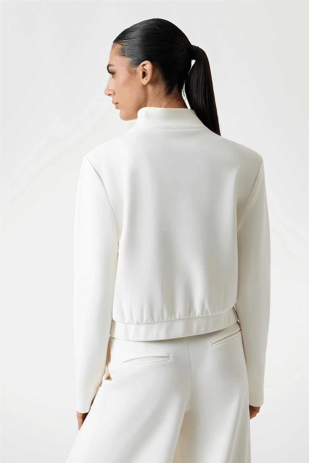 Guess Olympe Kadın Aktif Scuba Bisiklet Yaka Sweatshirt Krem