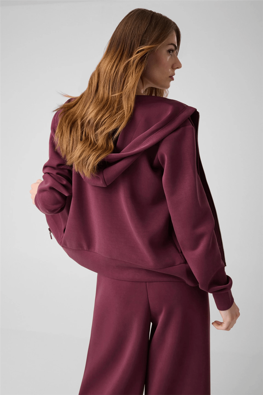 Guess Olympe Kadın Aktif Scuba Kapüşonlu Sweatshirt