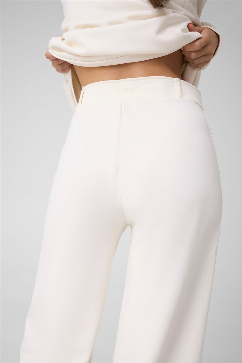 Guess Phoebe Kadın Aktif Relaxed Fit Eşofman Altı Beyaz