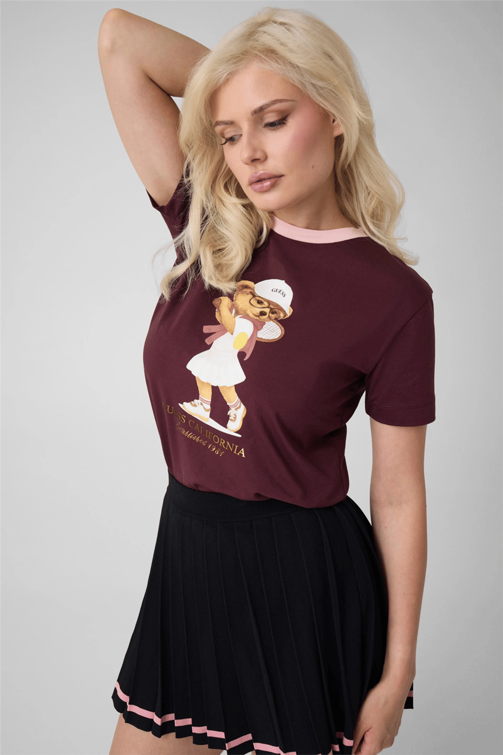 Guess Tennis Kadın Aktif Regular Fit Bisiklet Yaka T-Shirt