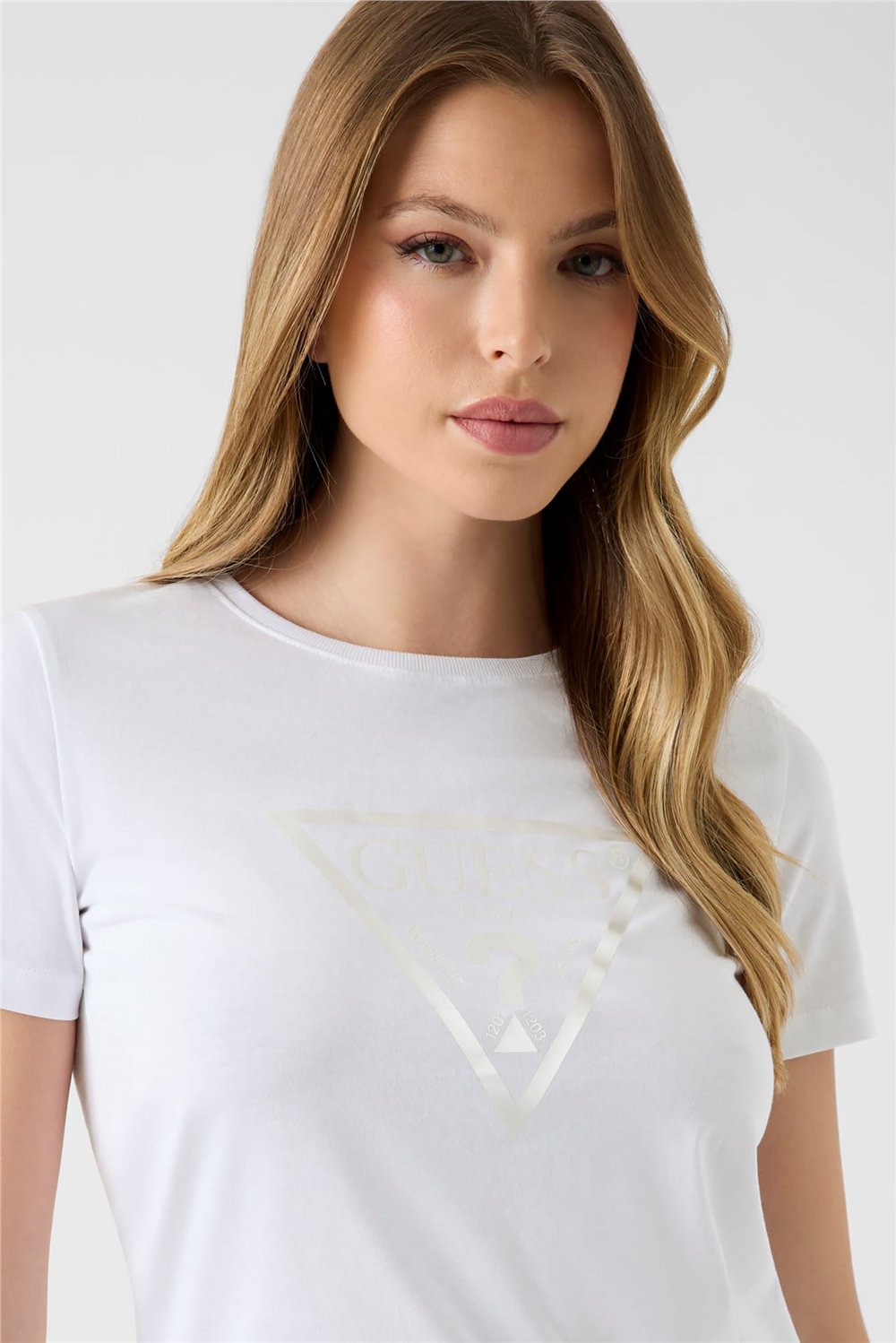 Guess Tria Kadın Regular Fit Bisiklet Yaka T-Shirt Beyaz