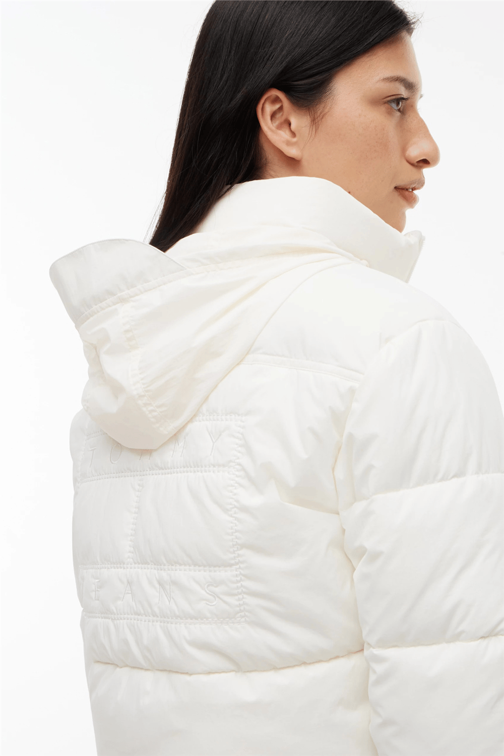 Tommy Hilfiger Tjw Flag Back Crop Ess Puffer Kadın Şişme Mont Beyaz