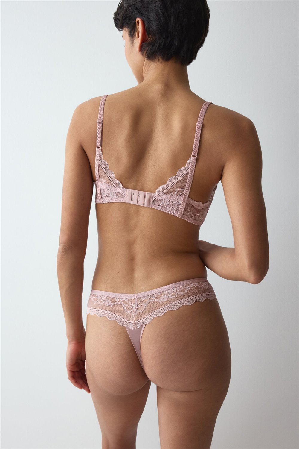 Triumph Comfort Allure String Kadın Külot