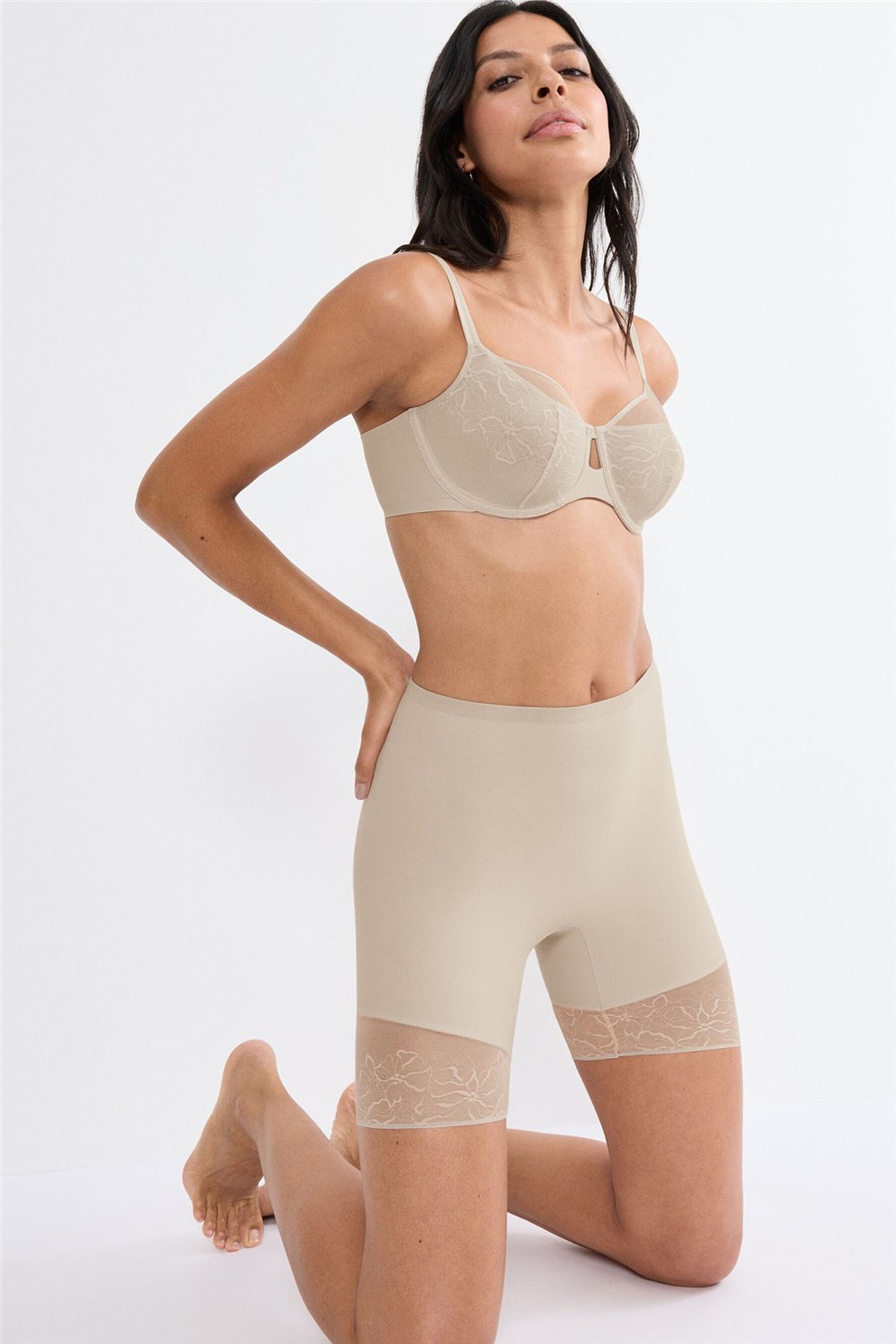 Triumph Comfort Contour Mid-Thigh Panty Kadın Korse Bej