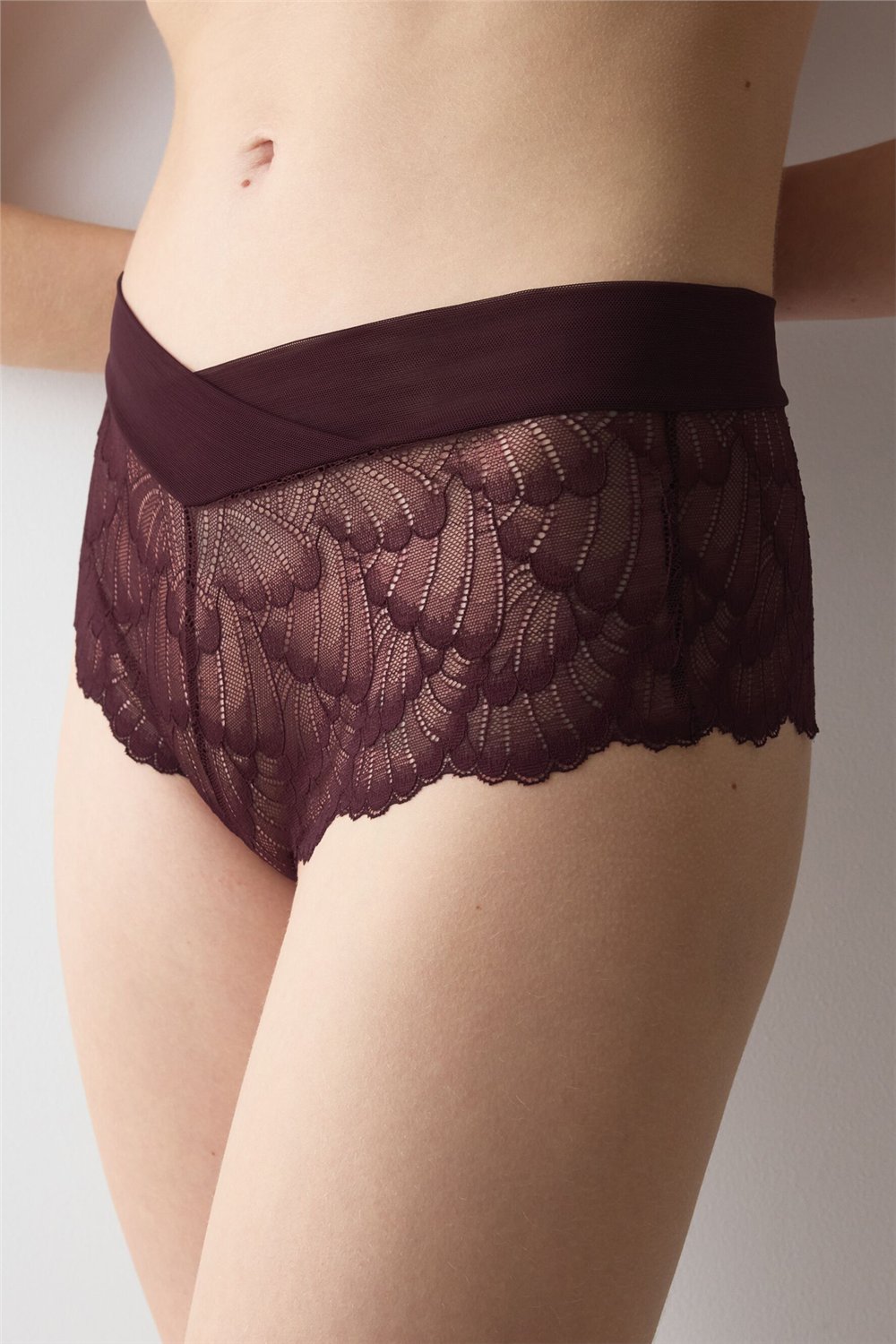 Triumph Love in Lace Shorty Kadın Külot Bordo