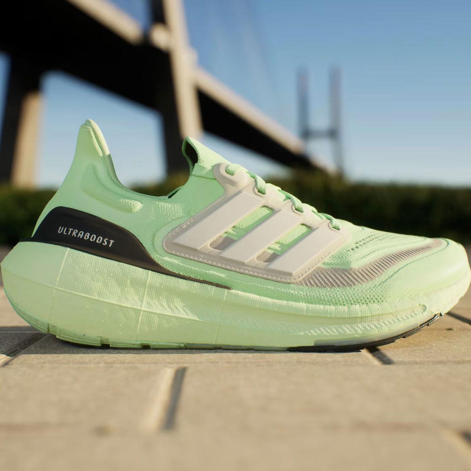 ULTRABOOST LIGHT