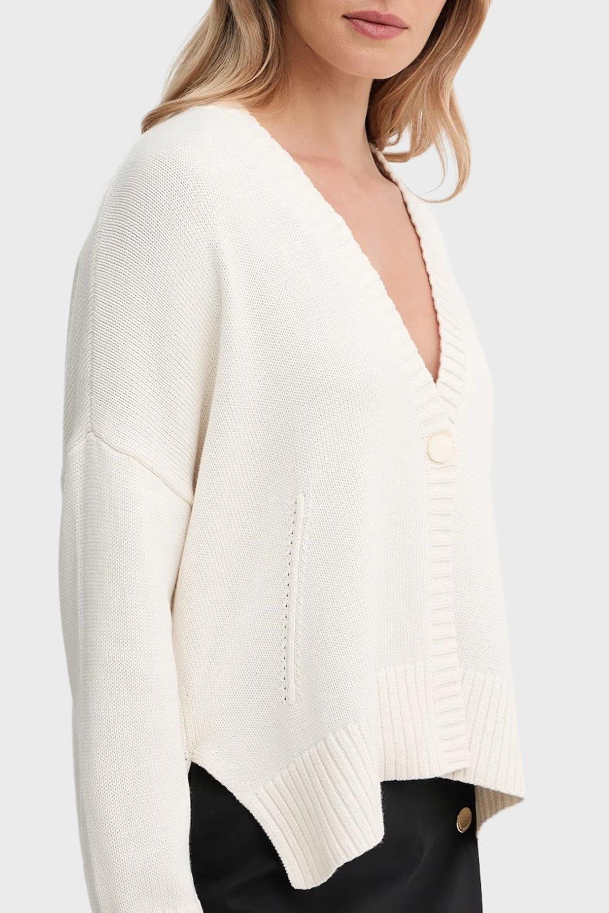 Armani Exchange Armani Exchange Kadın %100 Pamuklu Normal Kalıp V Yaka Nervür Detaylı Uzun Kollu Ekru Hırka XW001304 AF16552-U1003