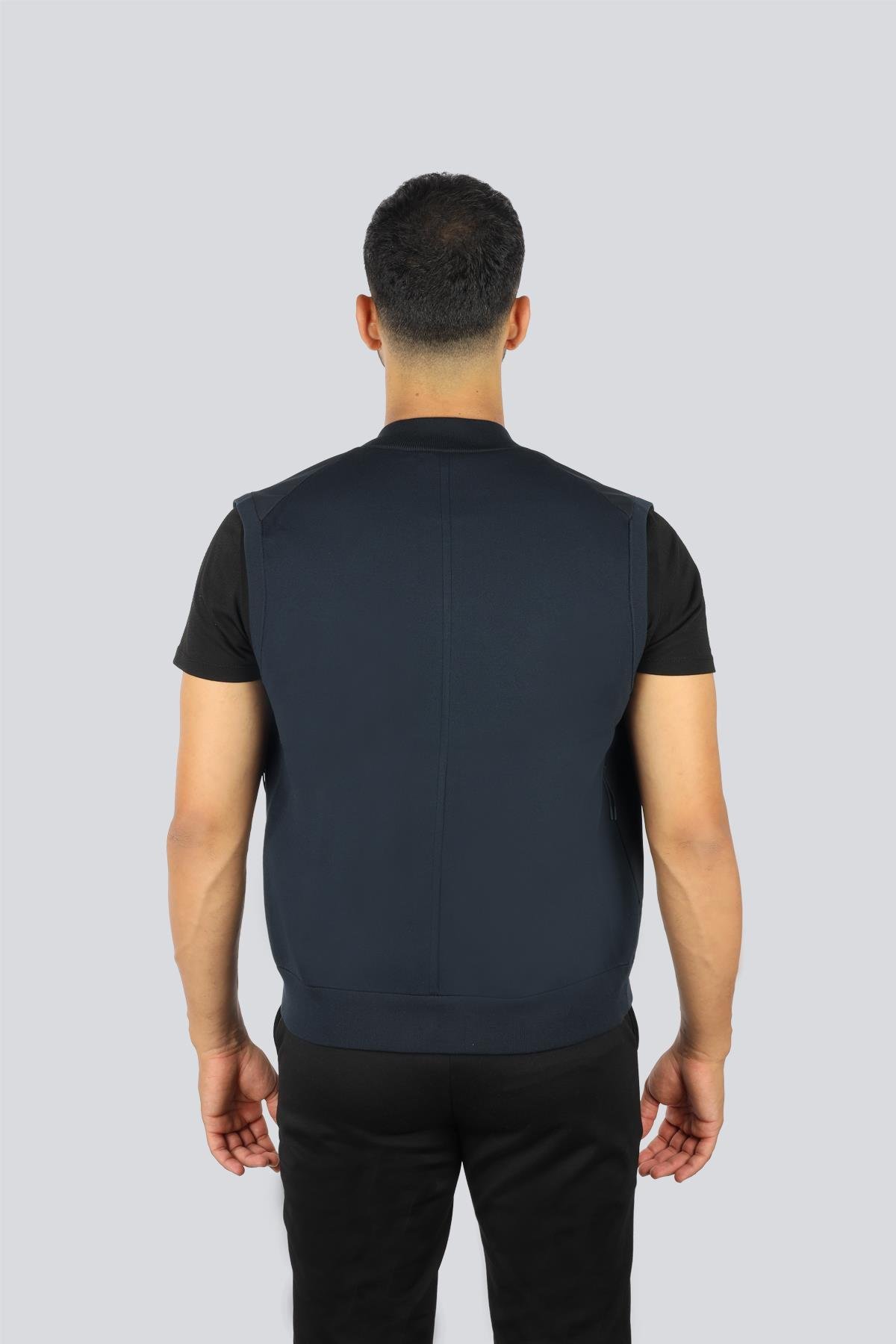 BOSS  BOSS Erkek Regular Fit Kolsuz  Nefes Alabilen Kırışmayan Kumaş Suya ve Rüzgara Dayanıklı Lacivert Yelek 50543164-404