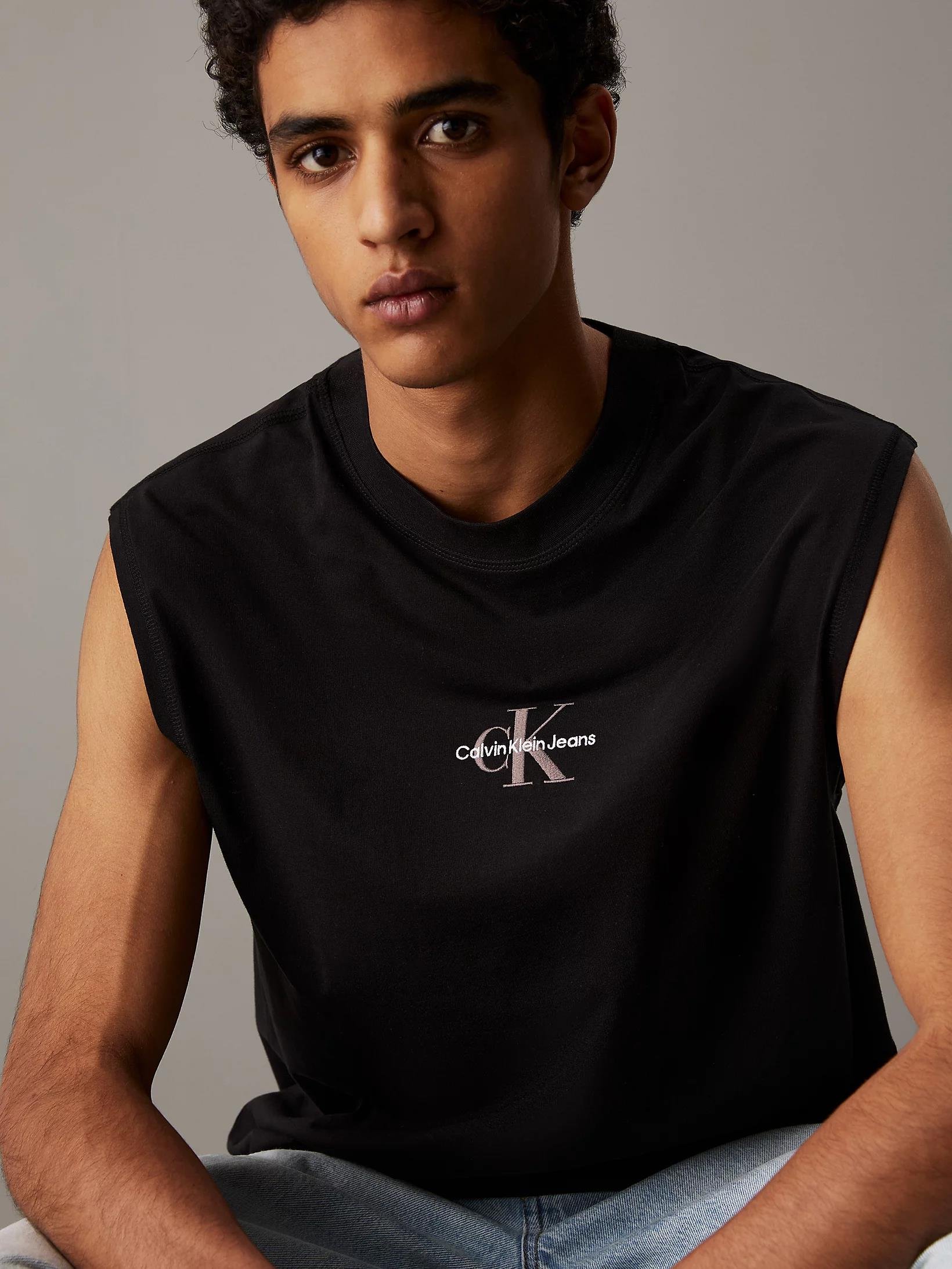 Calvin Klein Calvin Klein Erkek Kolsuz Regular Fit Bisiklet Yaka Pamuklu Siyah T-Shirt J30J327493-BEH