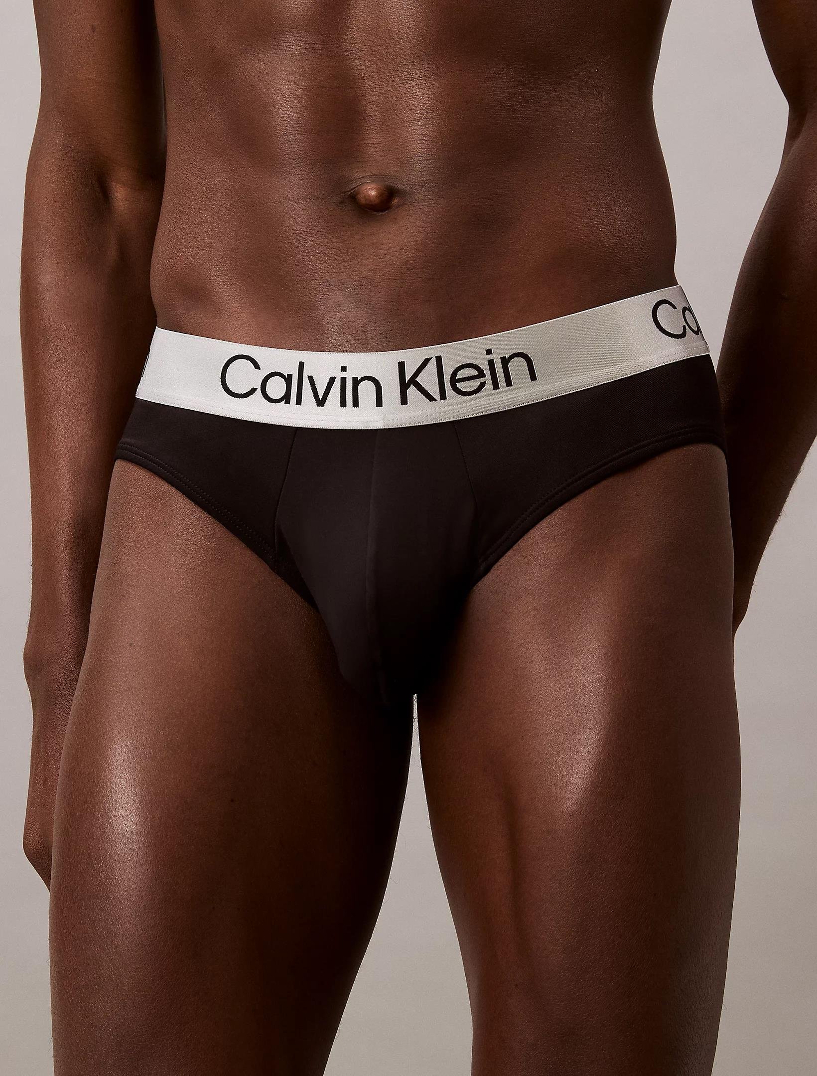 Calvin Klein Calvin Klein Erkek Lastikli Üstü Calvin Klein Yazılı Bel Üçgen Kesim Dar Siyah Külot LV00NB4122-UB1